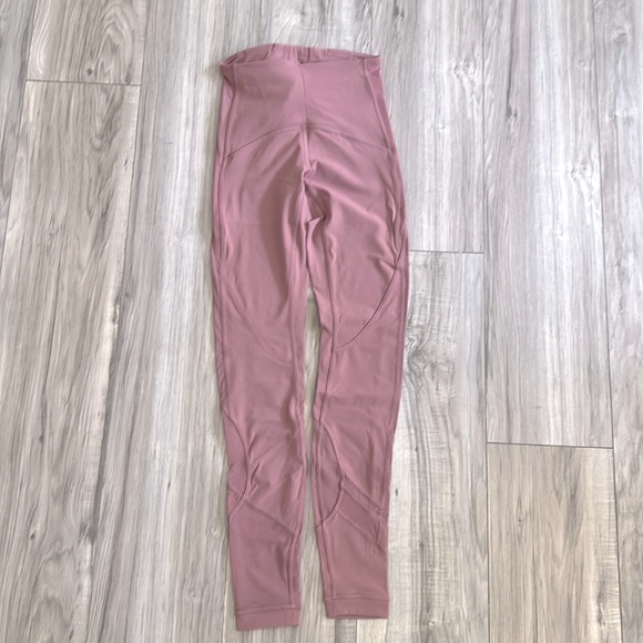 Lululemon mid-rise tight - Picture 1 of 3